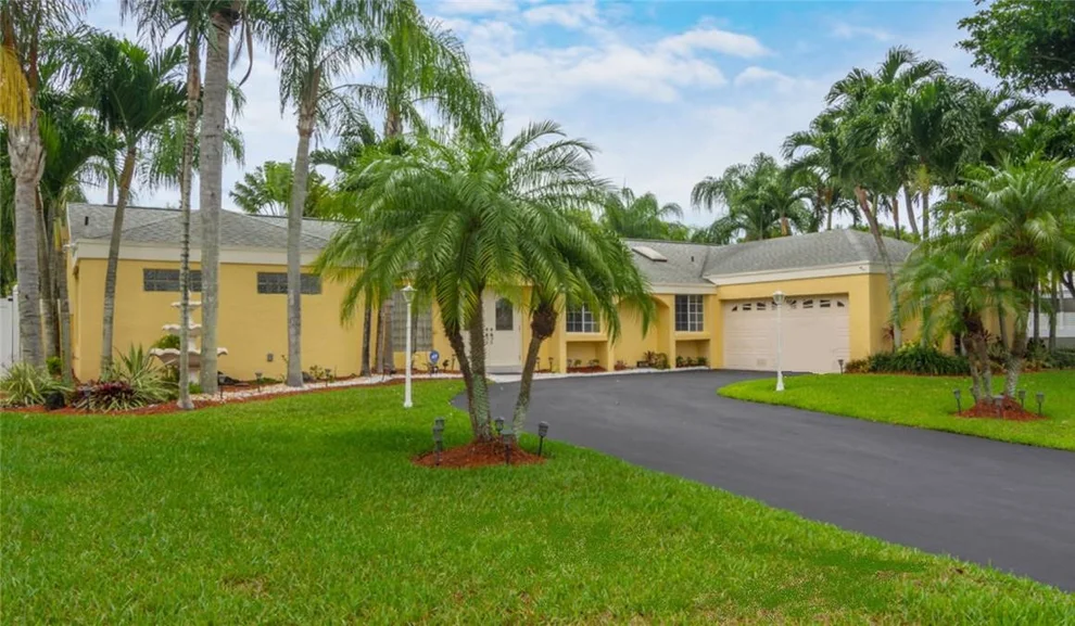 Unit for sale at 15421 SW 156th Avenue, Miami, FL 33187