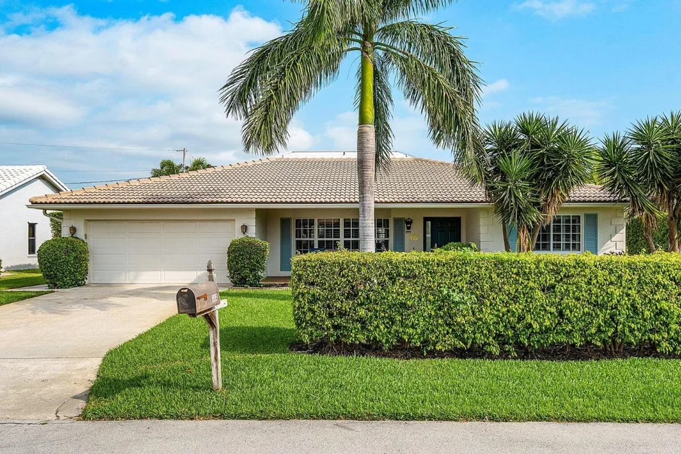Unit for sale at 899 Barcelona Drive, Boca Raton, FL 33432