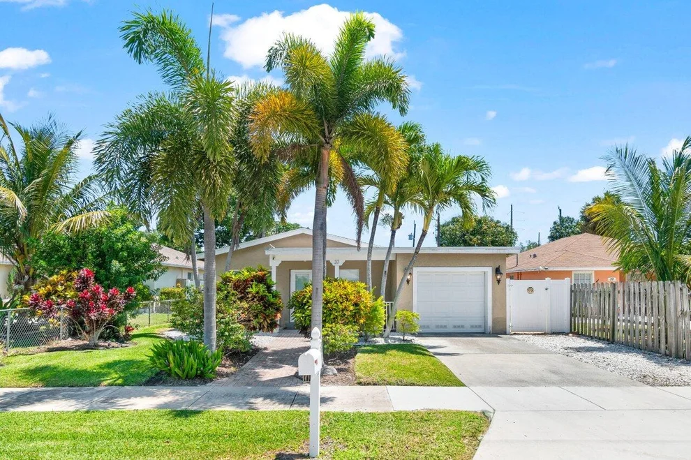Unit for sale at 37 SW 13th Avenue, Delray Beach, FL 33444