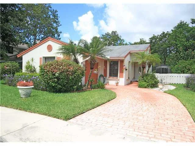 Unit for sale at 541 Mulberry Lane, Davie, FL 33325