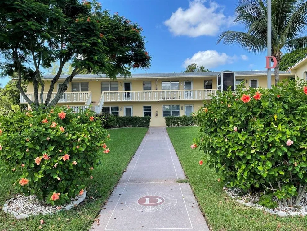 Unit for sale at 82 Windsor D, West Palm Beach, FL 33417