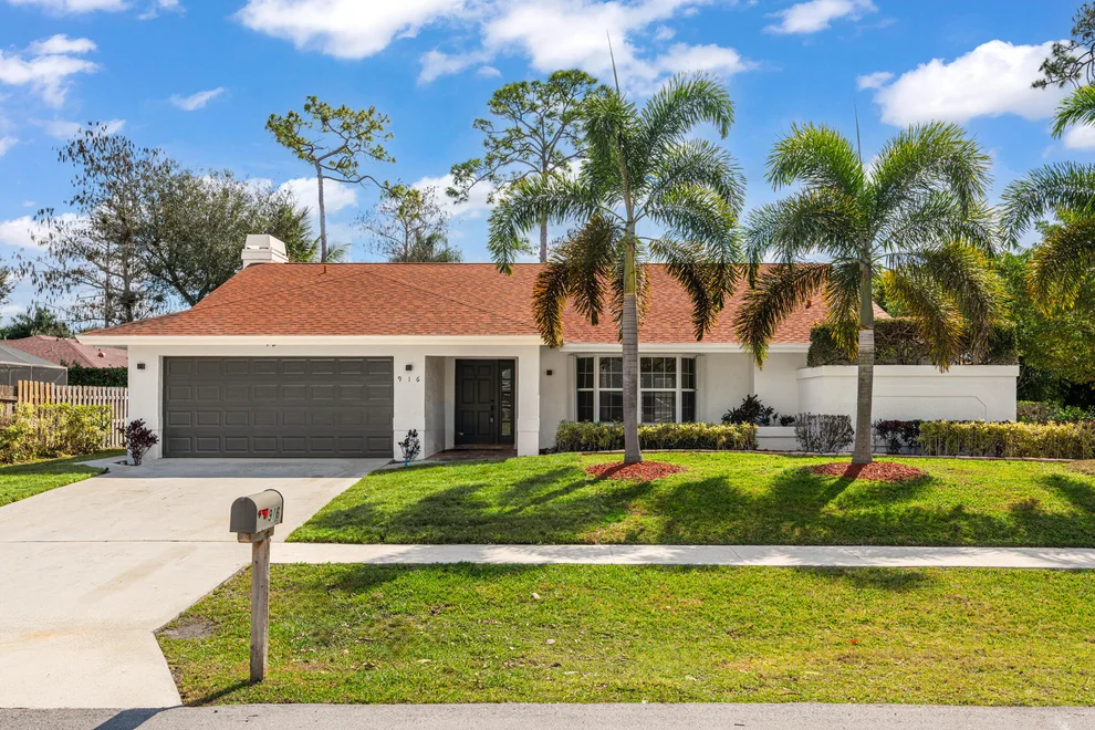 Unit for sale at 916 Meadow Avenue, Wellington, FL 33414