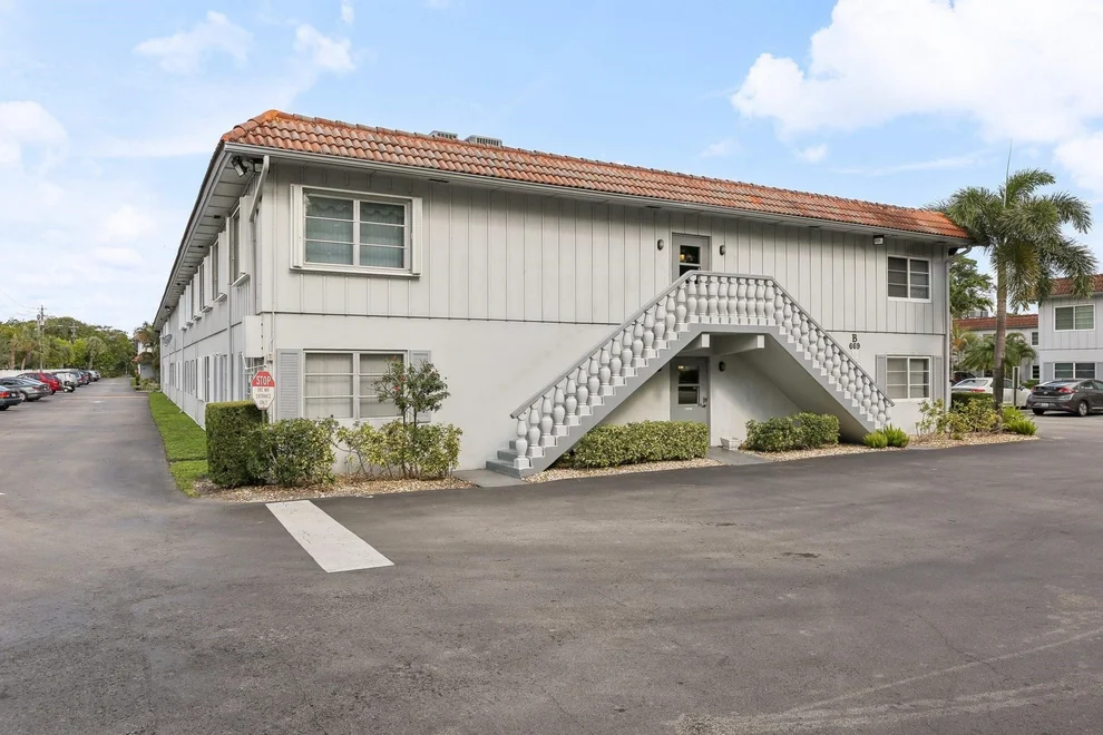 Unit for sale at 669 W Oakland Park Boulevard, Oakland Park, FL 33311