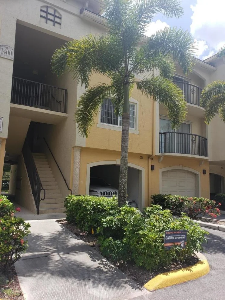 Unit for sale at 1400 Crestwood Court S, Royal Palm Beach, FL 33411