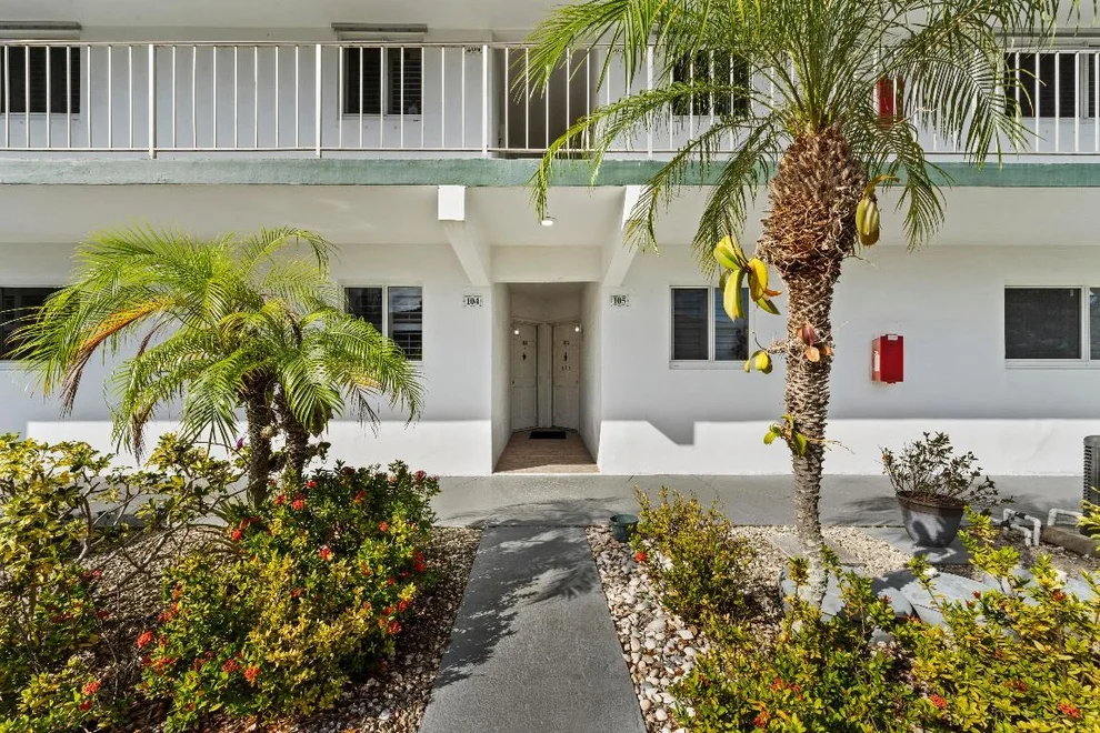 Unit for sale at 7 Westwood Avenue, Tequesta, FL 33469