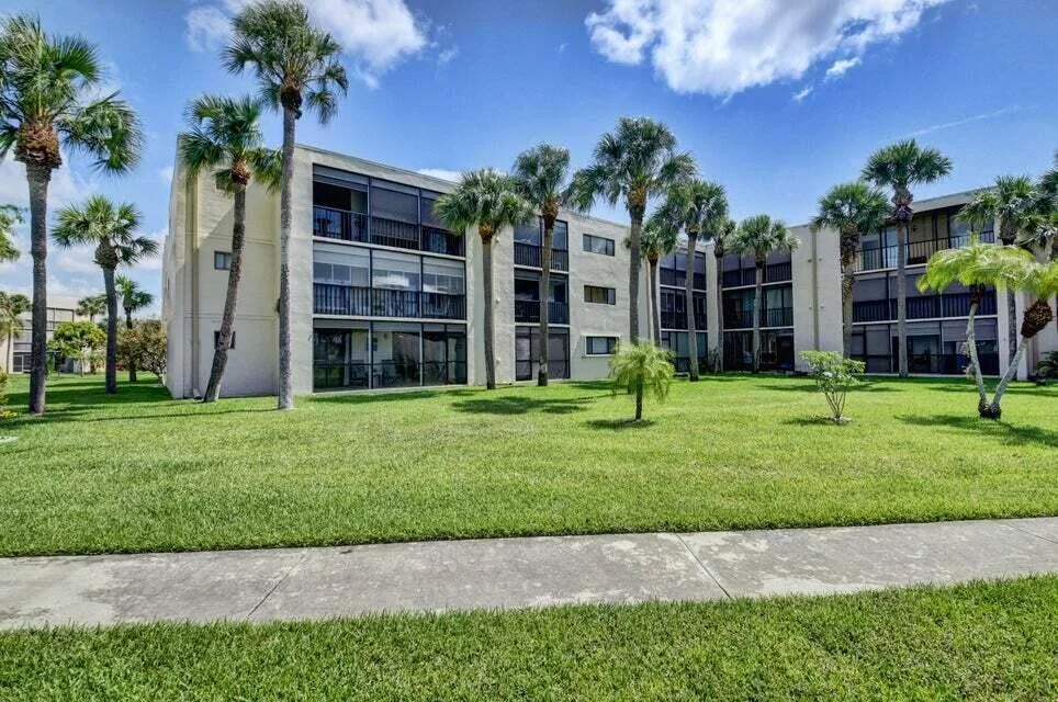 Unit for sale at 5130 Las Verdes Circle, Delray Beach, FL 33484