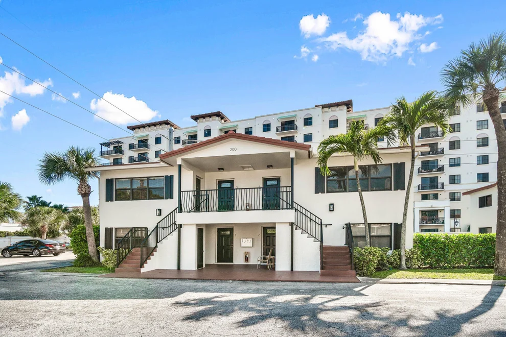 Unit for sale at 200 SW 7th Street, Boca Raton, FL 33432