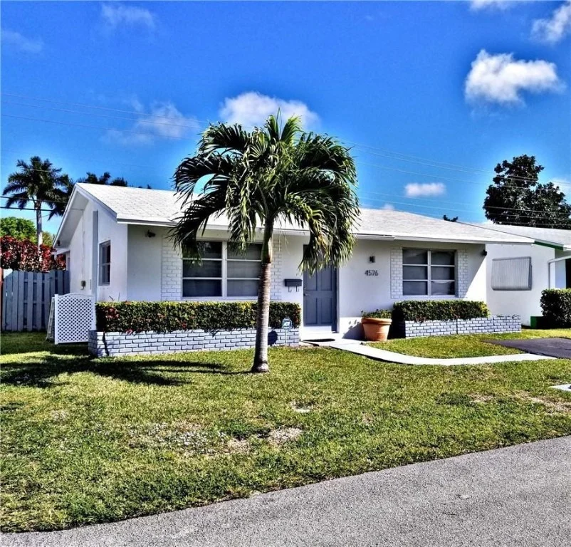 Unit for sale at 4576 NW 16th Avenue, Tamarac, FL 33309