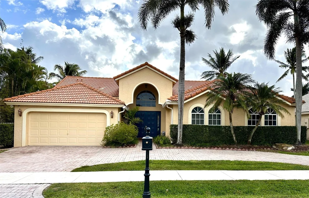Unit for sale at 2642 W Abiaca Circle, Davie, FL 33328