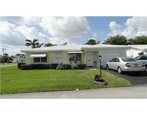 Unit for sale at 104 NW 8th Place, Boynton Beach, FL 33426