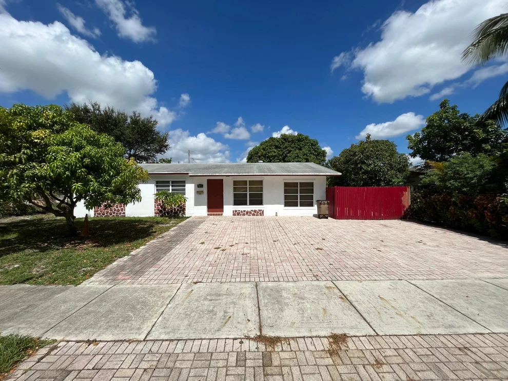 Unit for sale at 4127 NE 2nd Avenue, Deerfield Beach, FL 33064
