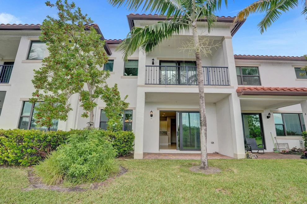 Unit for sale at 1601 SW 113th Avenue, Pembroke Pines, FL 33025