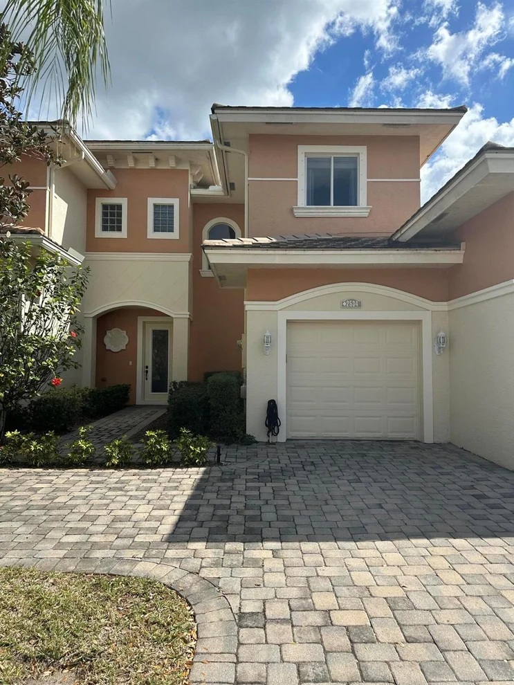 Unit for sale at 2534 Stockbridge Square SW, Vero Beach, FL 32962