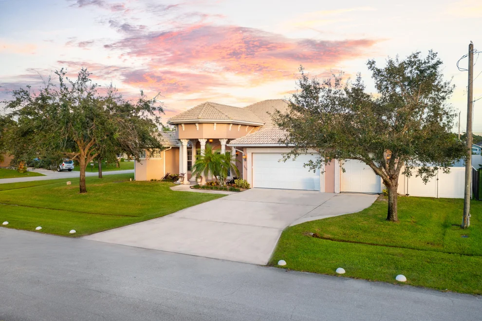 Unit for sale at 5425 NW Briscoe Drive, Port St Lucie, FL 34986