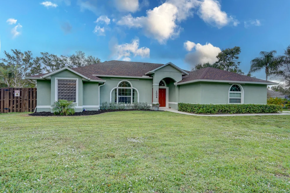 Unit for sale at 1006 38th Avenue, Vero Beach, FL 32960