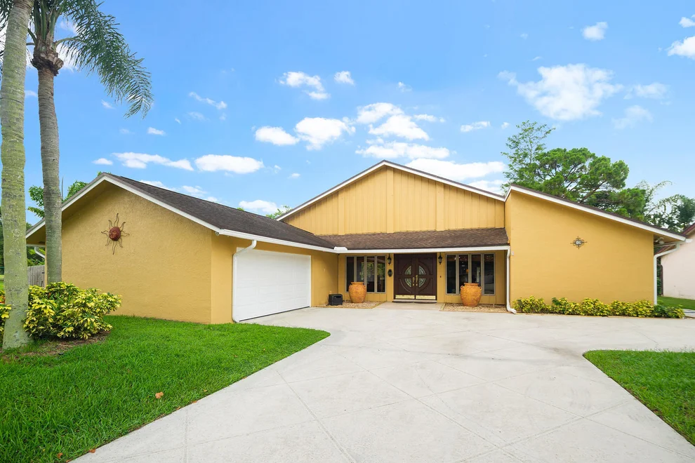 Unit for sale at 112 Ponce De Leon Street, Royal Palm Beach, FL 33411