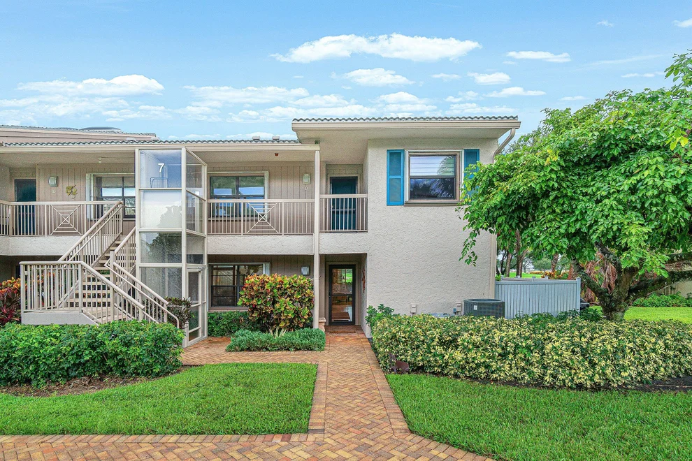 Unit for sale at 7 Eastgate Drive, Boynton Beach, FL 33436