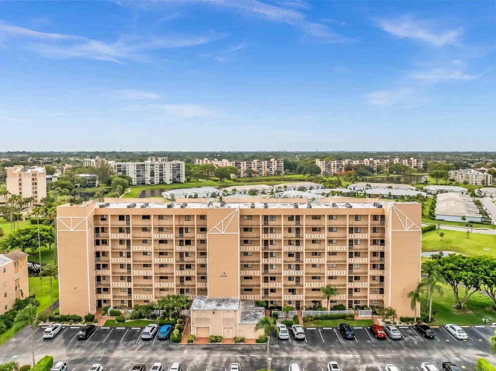 Unit for sale at 7076 Huntington Lane, Delray Beach, FL 33446