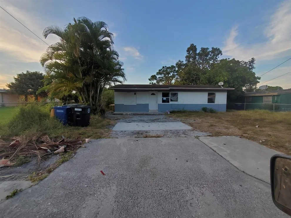 Unit for sale at 2206 Avenue Avenue, Fort Pierce, FL 34950