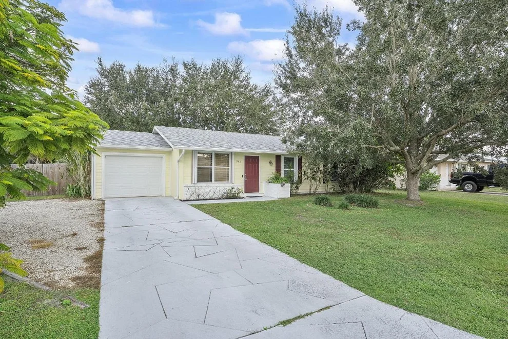 Unit for sale at 943 SE Odonnell Lane, Port St Lucie, FL 34983