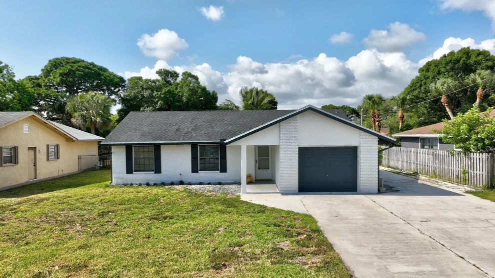 Unit for sale at 717 Holly Avenue, Fort Pierce, FL 34982