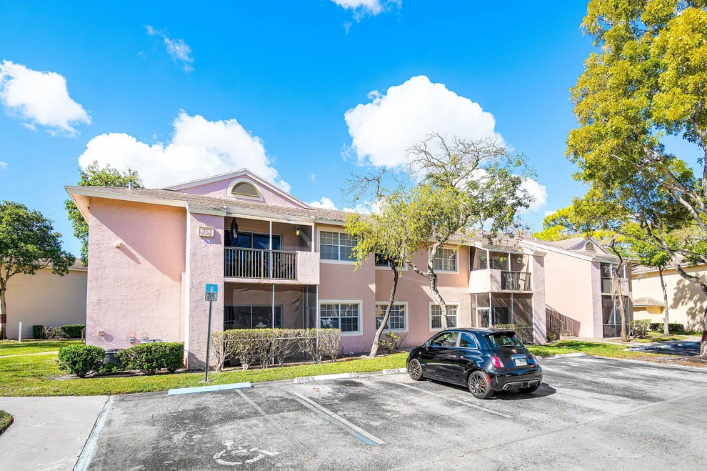 Unit for sale at 751 Cypress Lane, Deerfield Beach, FL 33064