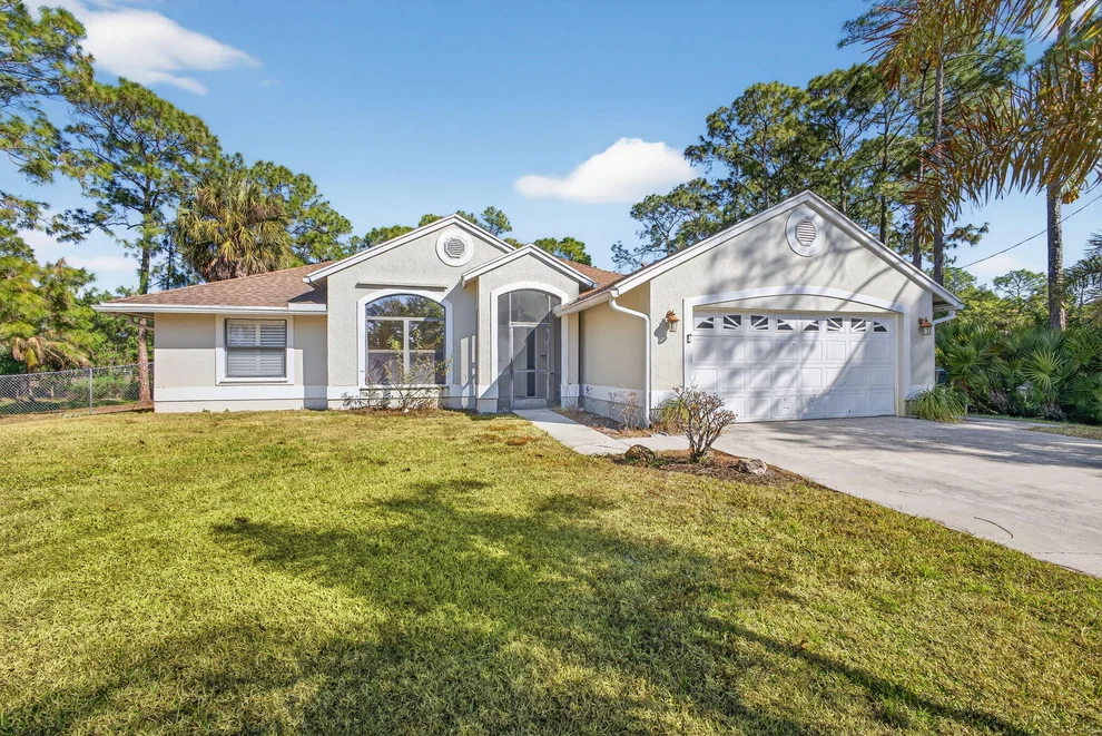 Unit for sale at 14241 76th Road N, The Acreage, FL 33470