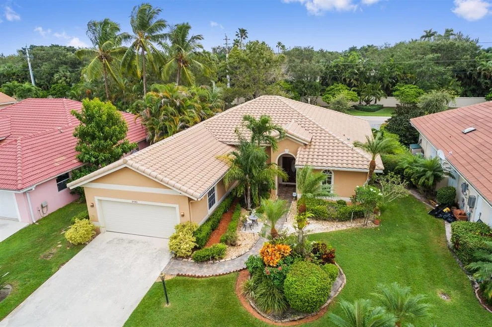 Unit for sale at 9140 Cypress Hollow Drive, Palm Beach Gardens, FL 33418