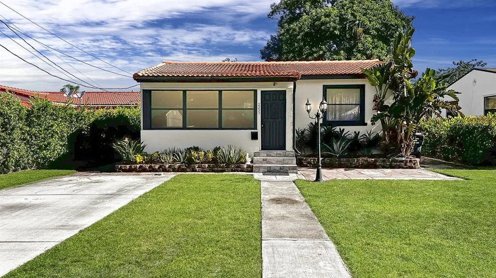 Unit for sale at 2233 Grant Street, Hollywood, FL 33020