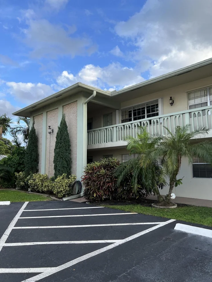 Unit for sale at 4111 NE 21st Way, Lighthouse Point, FL 33064