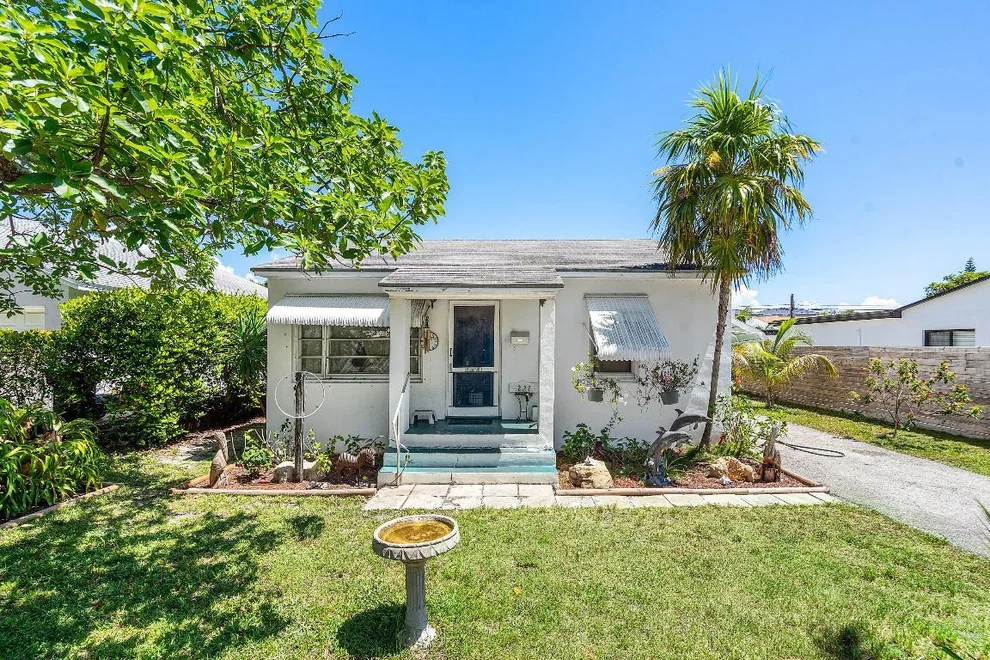Unit for sale at 221 NE 10th Street, Delray Beach, FL 33444