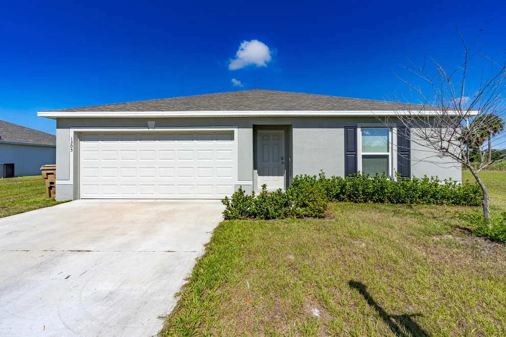 Unit for sale at 1305 NW 7th Avenue, Okeechobee, FL 34972