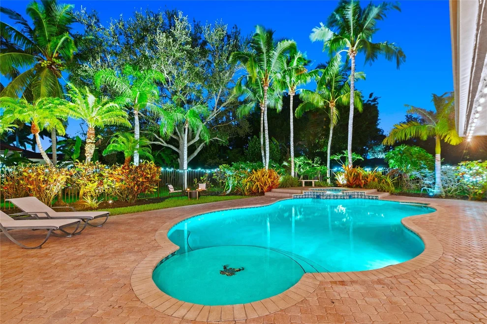 Unit for sale at 13841 Alexandria Court, Davie, FL 33325