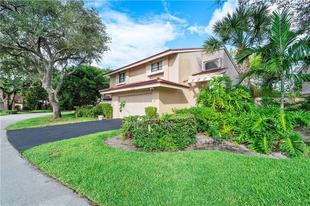 Unit for sale at 619 Hollows Circle, Deerfield Beach, FL 33442