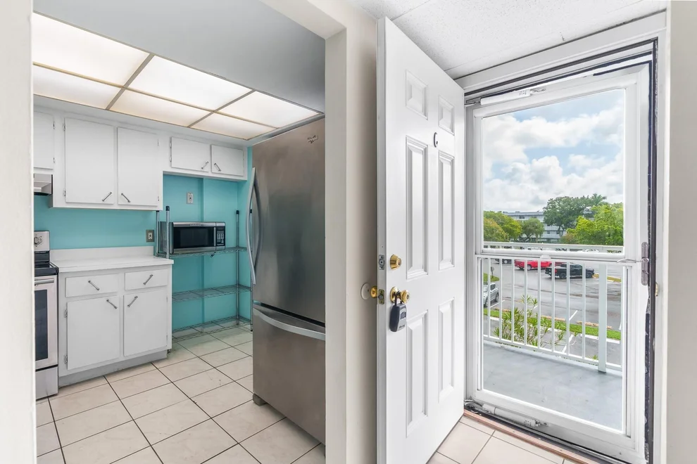 Unit for sale at 114 Royal Park Drive, Oakland Park, FL 33309