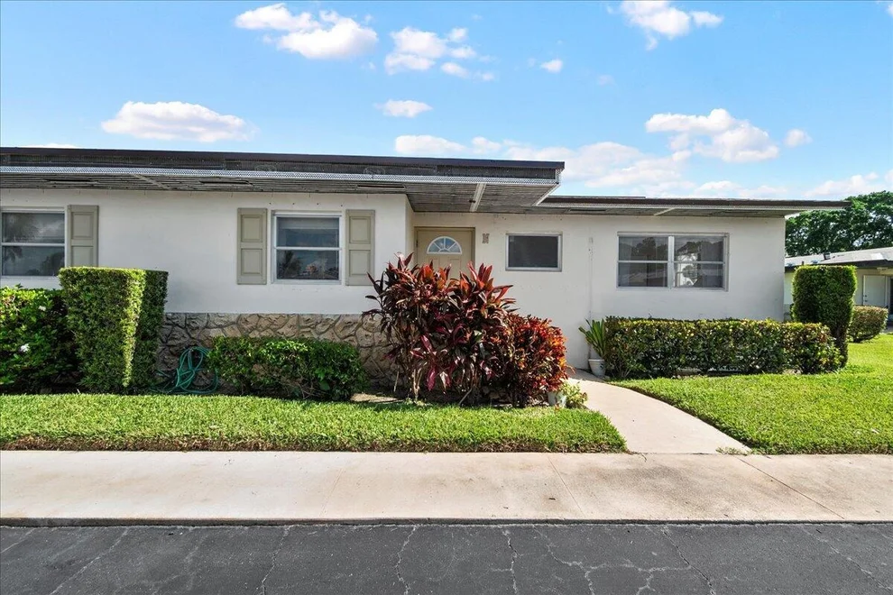 Unit for sale at 2804 Crosley Drive E, West Palm Beach, FL 33415