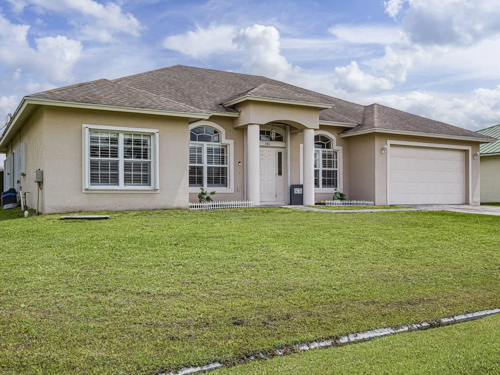 Unit for sale at 581 SW Grove Avenue, Port St Lucie, FL 34983