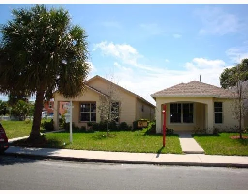 Unit for sale at 512 N H Street, Lake Worth Beach, FL 33460