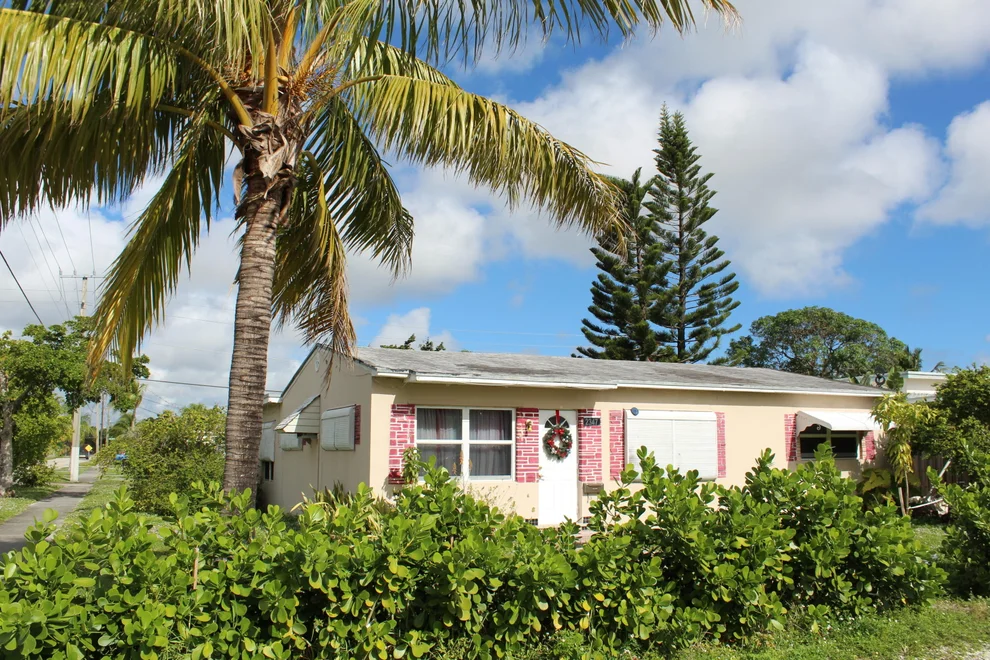 Unit for sale at 2347 Wilson Street, Hollywood, FL 33020