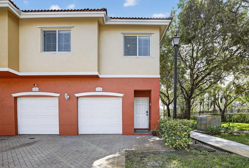 Unit for sale at 7400 Palomino Drive, Hollywood, FL 33024