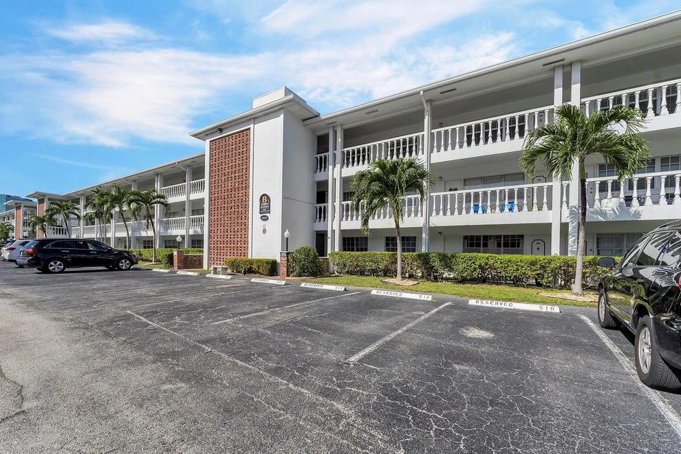 Unit for sale at 5203 NE 24th Terrace, Fort Lauderdale, FL 33308