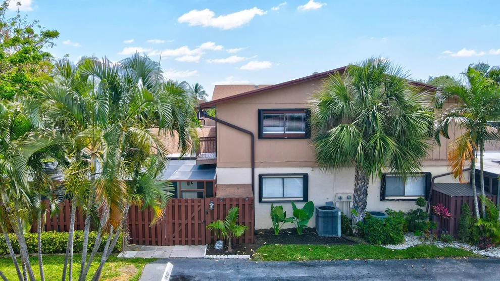 Unit for sale at 4267 S Landar Drive, Lake Worth, FL 33463
