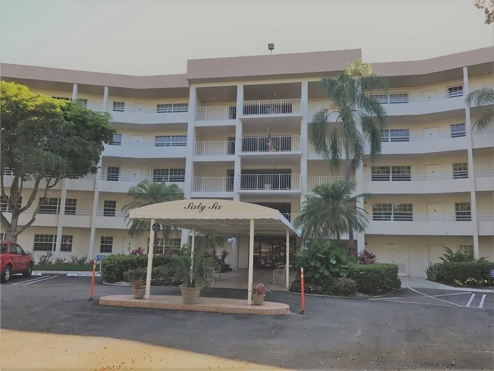 Unit for sale at 565 Oaks Lane, Pompano Beach, FL 33069