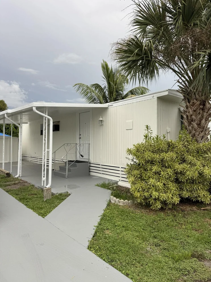 Unit for sale at 16 Palm Drive, Lake Worth Beach, FL 33461
