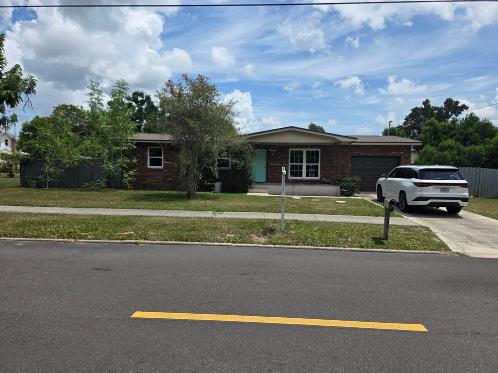Unit for sale at 215 S Florida Avenue, Avon Park, FL 33825