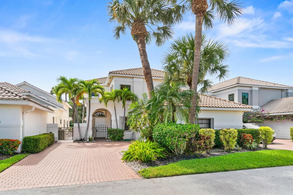 Unit for sale at 17497 Via Capri, Boca Raton, FL 33496