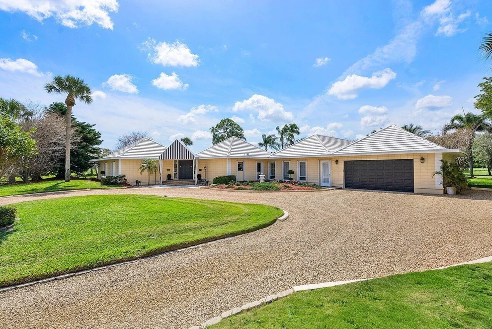 Unit for sale at 261 N Country Club Drive, Atlantis, FL 33462