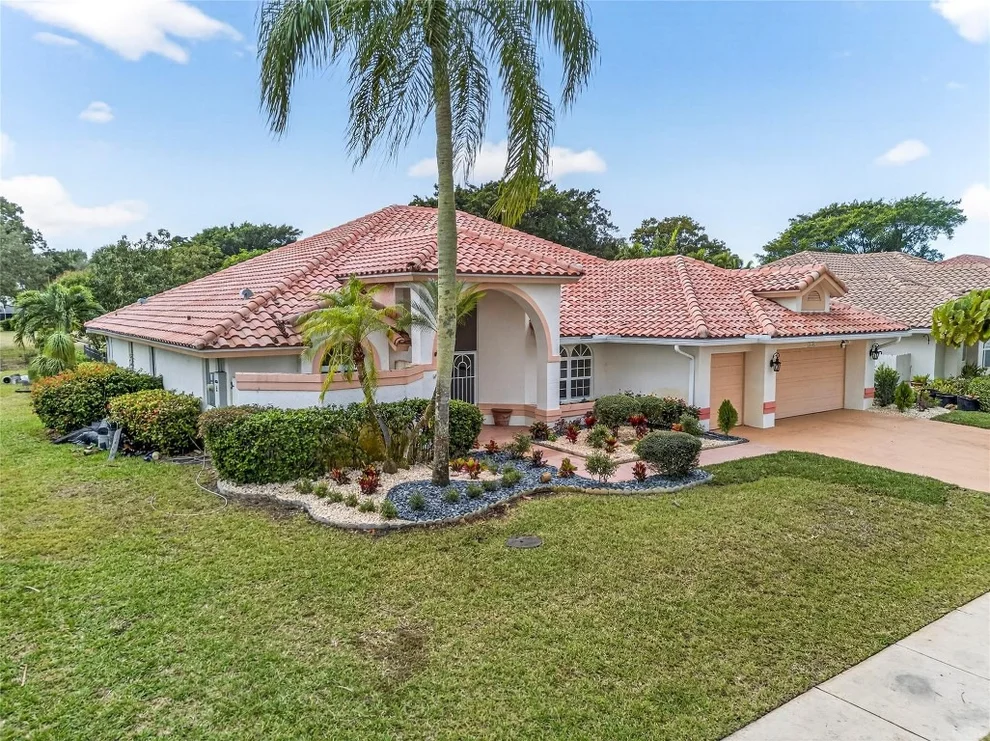 Unit for sale at 10405 Canoe Brook Circle, Boca Raton, FL 33498