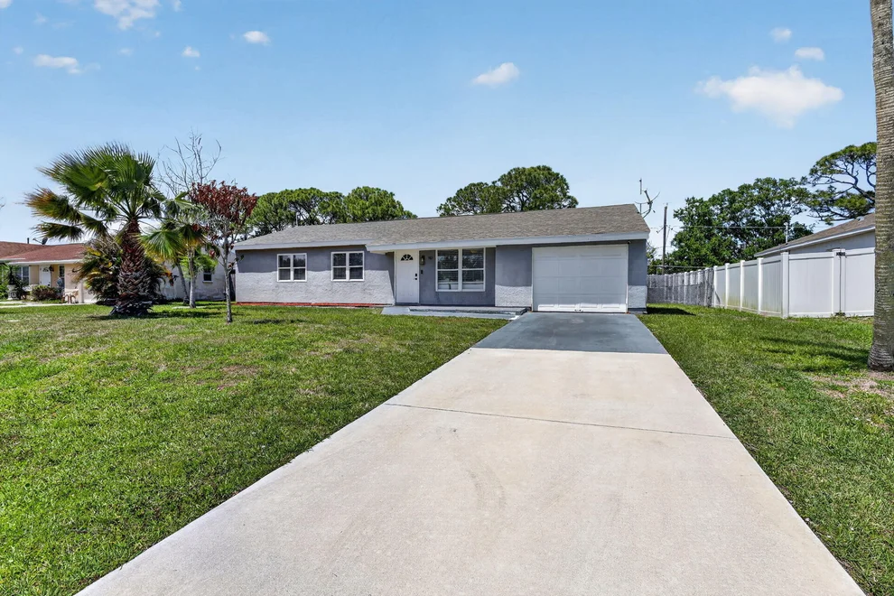Unit for sale at 161 SW Dalva Avenue, Port St Lucie, FL 34984