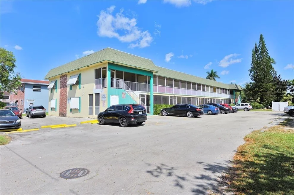 Unit for sale at 2905 Pierce Street, Hollywood, FL 33020